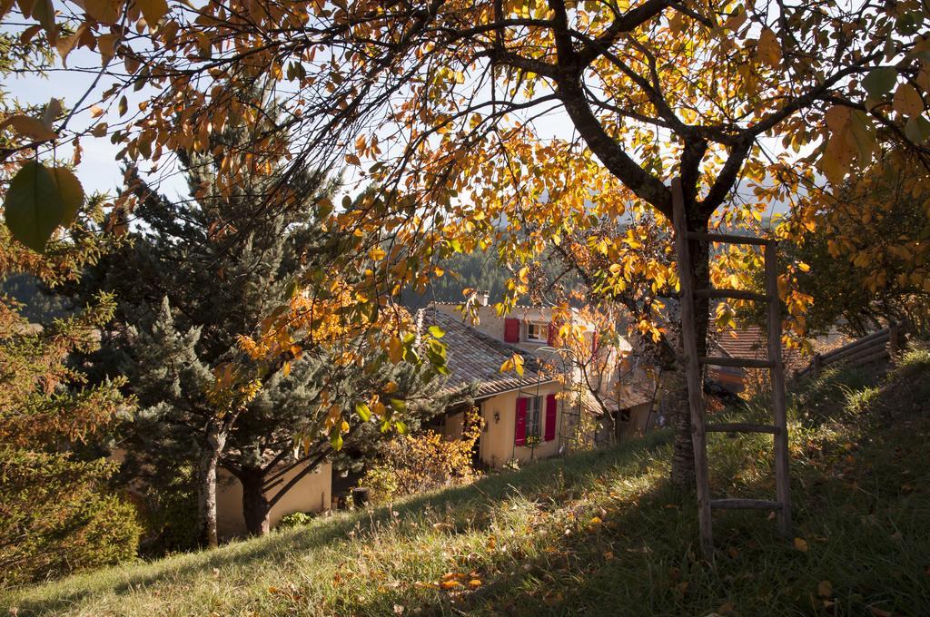 La Grange D'Agnes Bed & Breakfast Montmaur-en-Diois Екстериор снимка